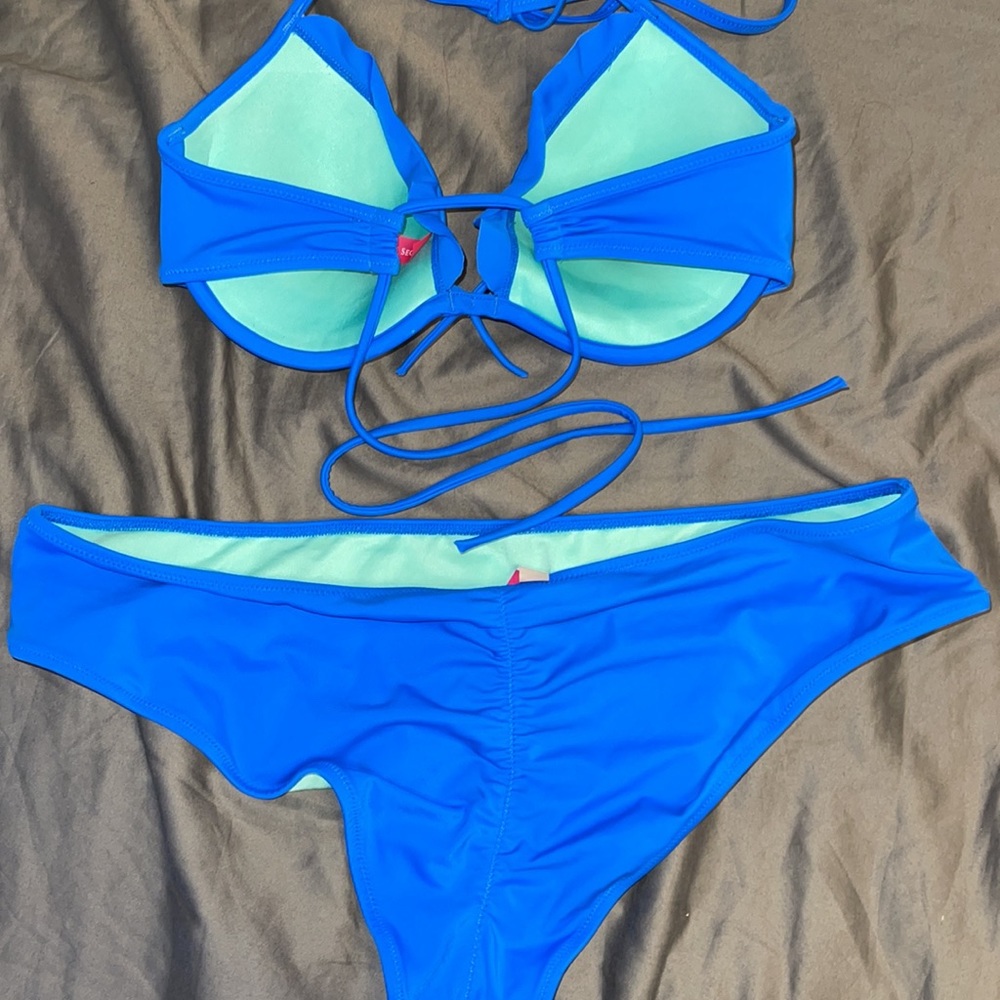 Victoria secret bikini - Picture 2 of 2